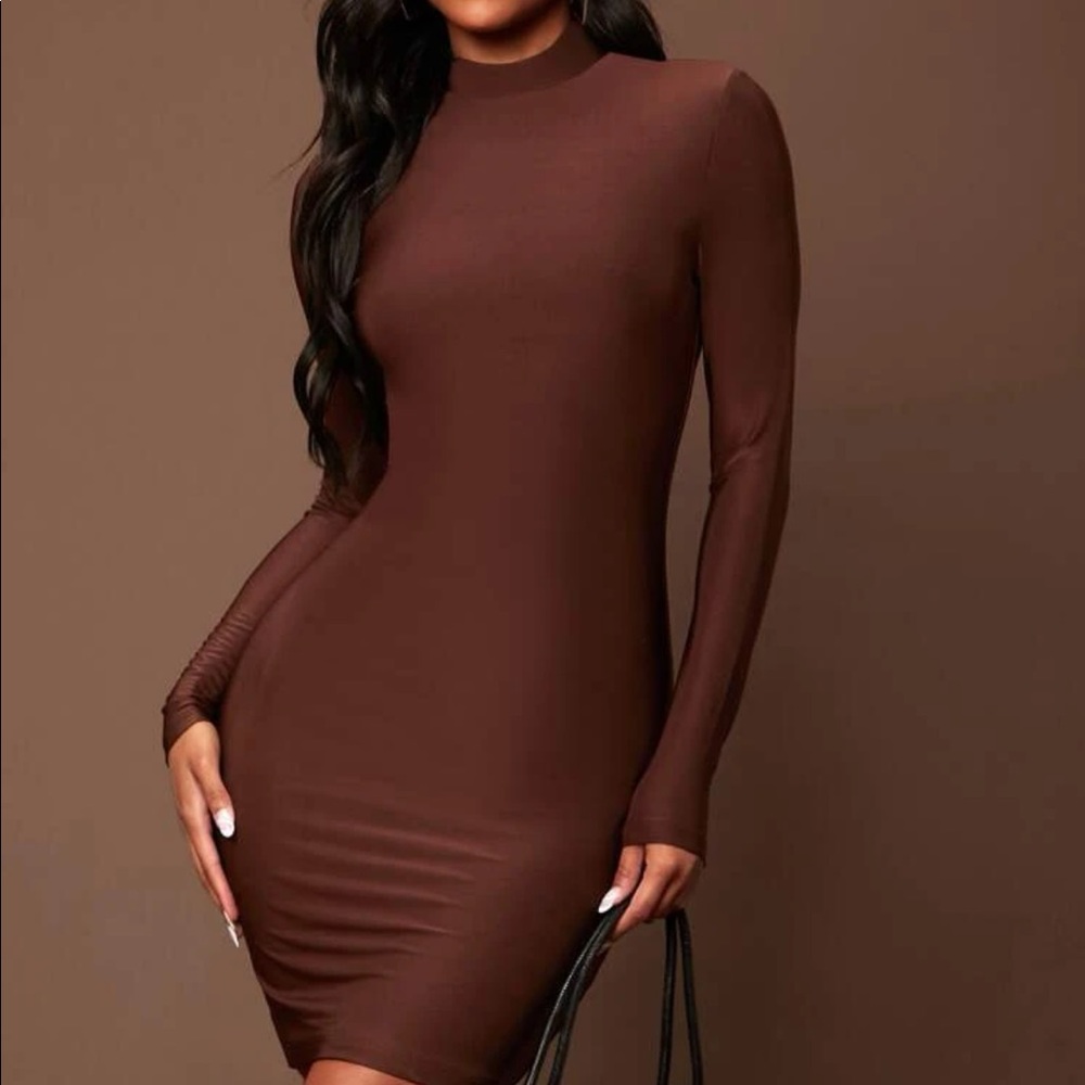 Mock Neck Bodycon Dress - Picture 4 of 7